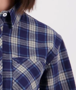 Women's Barn Long Sleeve Shirt